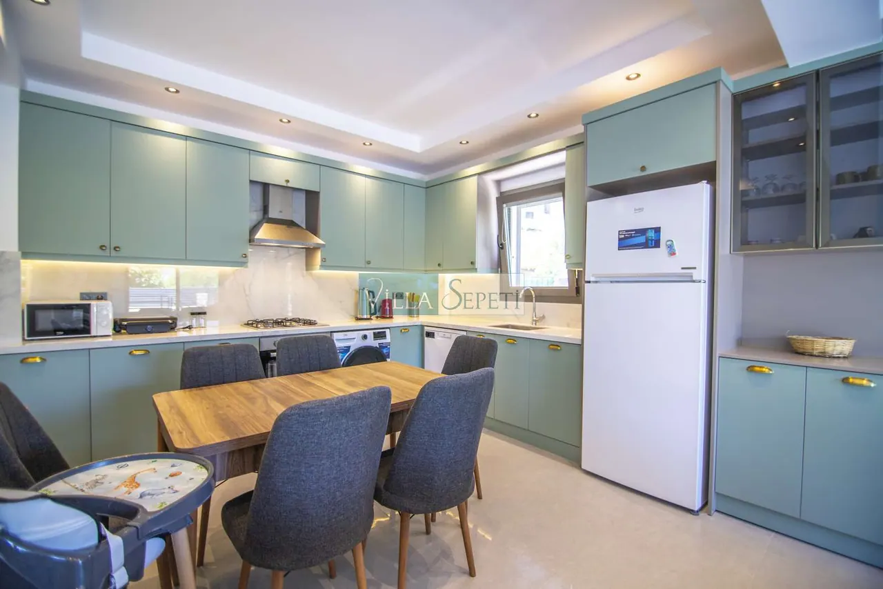 Villa Grape Home 5 16